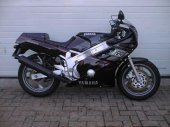 1989 Yamaha FZR 600 photo